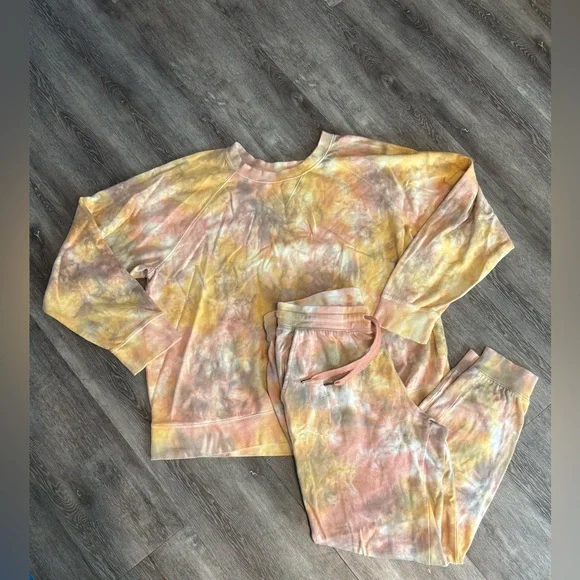 Old Navy XL Tie-Dye Lounge Set in Yellow and Pink - Picture 2 of 4